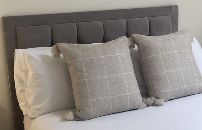 Picturesque Village House - Photo 8