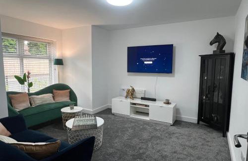 Luxurious New Home Near Airport - Foto 14