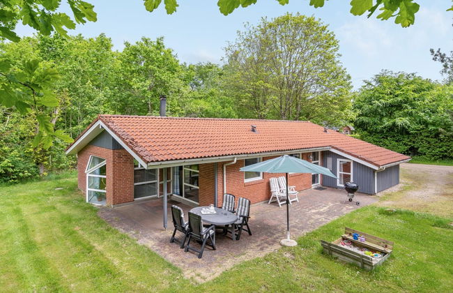 4 bedroom House in Toftlund with terrace - Photo 6