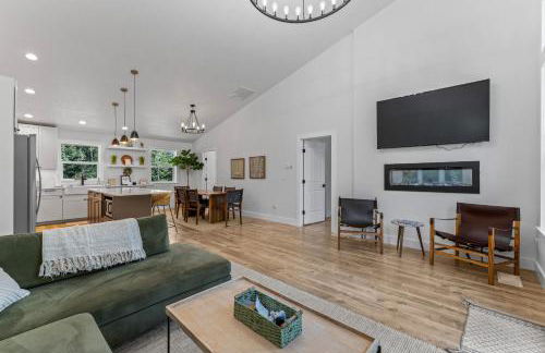 Wagon Wheel Hideaway - All season new build home near Tamarack Resort & Lake Cascade - Photo 56