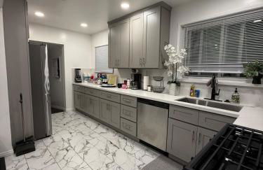 Modern2BR Home SoFi LAX Parking Fast WiFi - Foto 23