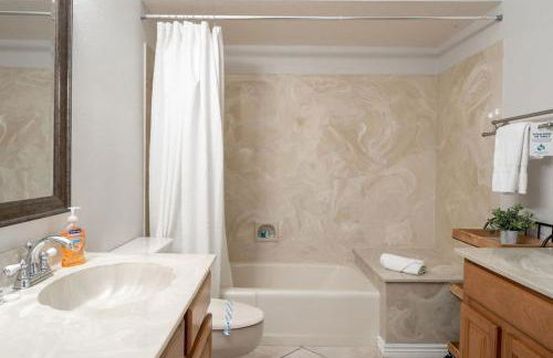 Champions Oasis Home - Near the Stadui2007m withPool & Grill - Photo 27