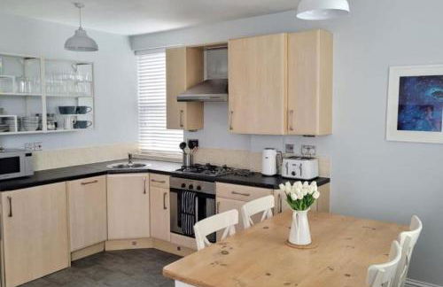 Swanage Bay Coastal Apartment - Photo 14