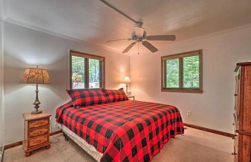 Serene Sky Valley Family Chalet with Fireplace - Foto 27