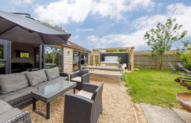 Rural Lodge Retreat With Hot Tub - Photo 19