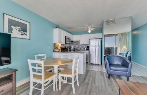 0402 Modern Greece condo - Photo 3