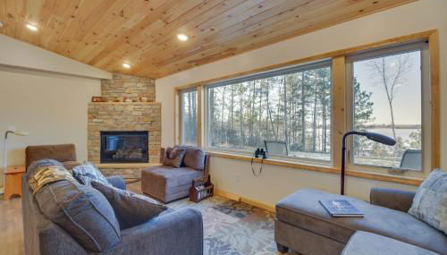 Hines Vacation Rental with Grill Walk to Lake! - Foto 2