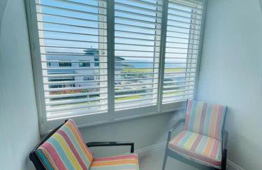 Baywatch Mawgan Porth Spacious Home sleeps 9, Games room, Parking & Garden - Foto 20