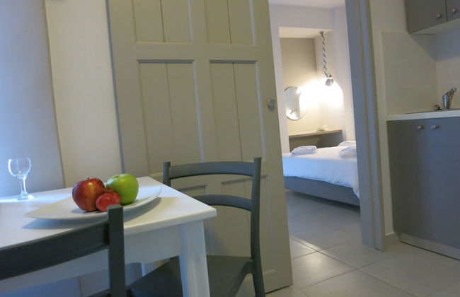 Amaryllis Hotel Apartments - Photo 4