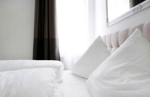 SC 06 by ROCKCHAIR Apartments l SUPERHOST Status l 4 Bedrooms Boxspringbeds 2 Bathrooms Balcony Elevator - Cozy Family & Business Flair welcomes you! - Foto 31