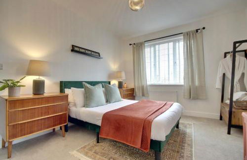 Clover lodge Portsmouth luxury home with off road free parking - Photo 12