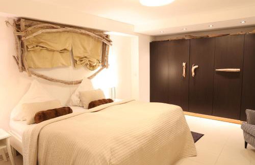 Residence - Photo 24