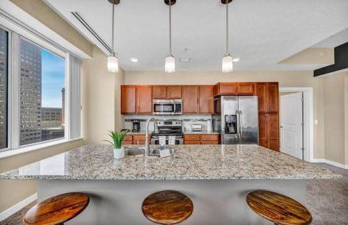 Downtown Flat w/ LAKE VIEW: Walk 2 Stadiums/Arenas - Photo 13