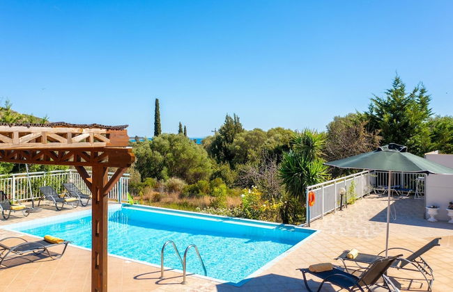 Villa Cherry Large Private Pool Walk to Beach Sea Views A C Wifi Car Not Required - 2180 - Foto 47