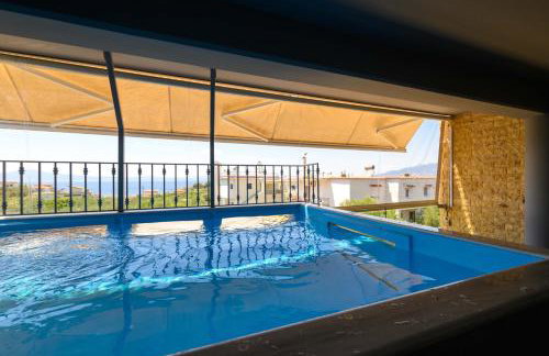 Grand Suites with Private Pools - Photo 66