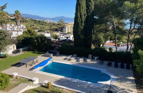 5 Bedroom Villa with HEATED Pool with breath-taking Sea Views, Walking distances to Shops Restaurants Beach - Photo 2