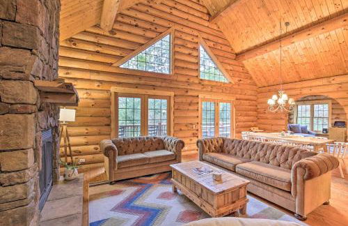 Splendid Family Cabin with Hot Tub and Grill! - Foto 5