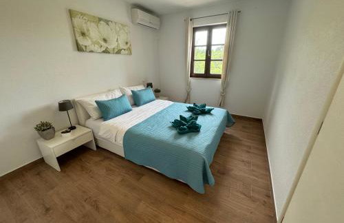 Villa Cecilia - 4 bedrooms, 4 bathrooms, inside heated pool, gym - Photo 8