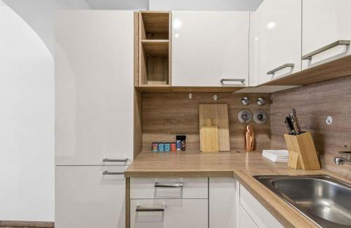 BetterStay Central Apartment for 6 People I 97m2 I Netflix I Kitchen - Foto 24