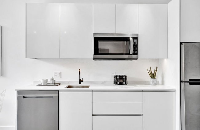 Design District Suites - Photo 64