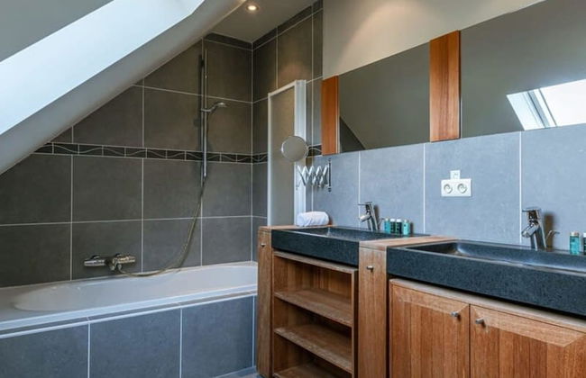 Rustic Family Holiday Home for up to 8 People Located in the Green of the Countryside - Foto 5