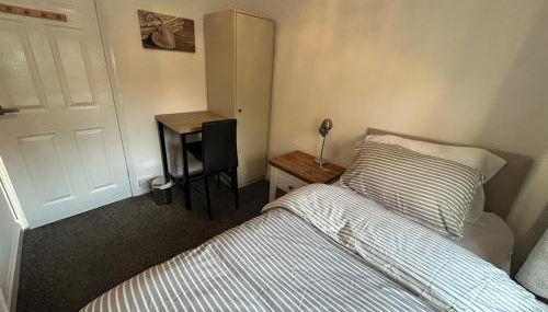 Beautiful Family-Friends 3 Bedroom Cosy Home Birmingham - Foto 5
