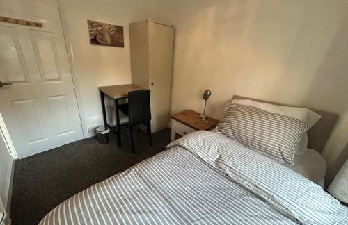 Beautiful Family-Friends 3 Bedroom Cosy Home Birmingham - Foto 5