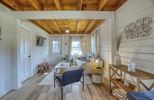 The Black Log Cabin - Hot Tub & Game Room - Foto 12