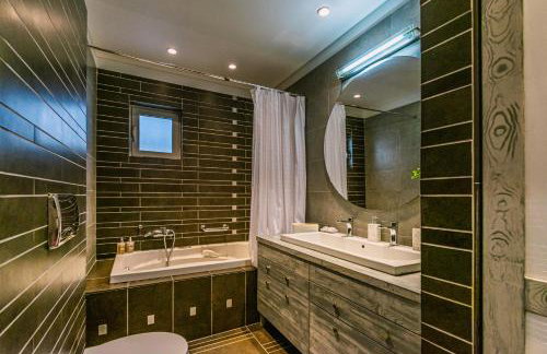 ARTica condo - Photo 61