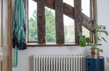 Farmhouse in Suffolk with wild swimming & hot tub - Photo 39