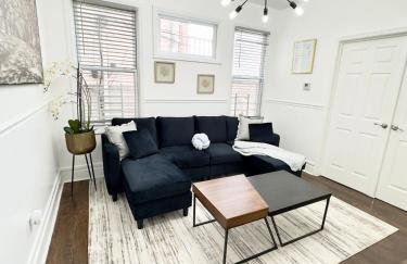 Sleeps 8, Stylish Home, Great Access NYC & EWR - Photo 2
