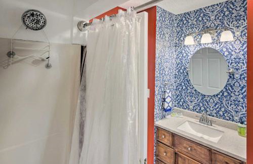 Blue Ridge Retreat with Mountain Views and Deck - Foto 13