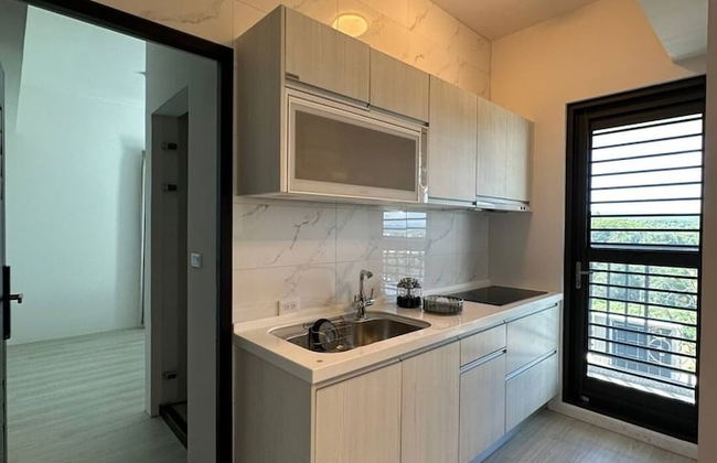 Luxury Apartment - Photo 14