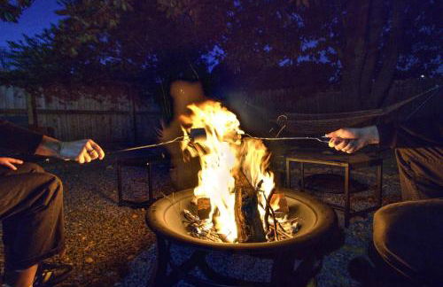 Spacious 3BR Cooper-Young Bungalow - Sleeps 8 - Walkable to Dining - Easy Access to Downtown - Parking - Foto 4