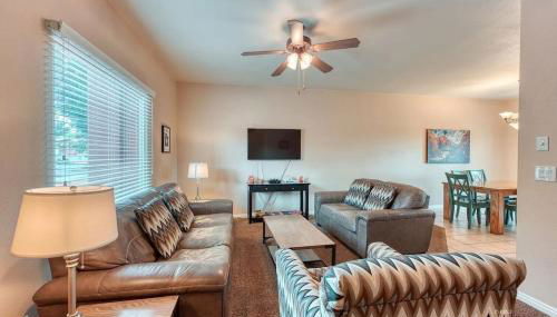 3BR / 2BA Townhome with Pool, Patio, WiFi, Washer/Dryer - Foto 2