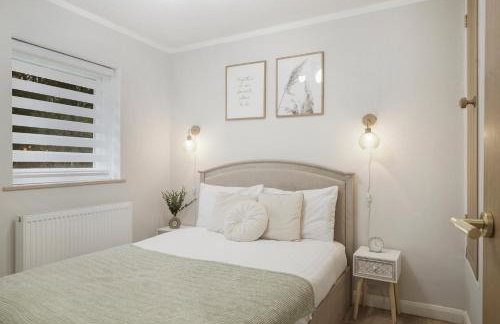 Milton Keynes 3BR, Stylish Home, Sleeps 5, Families Stays, Parking , Fast WiFi - Foto 2