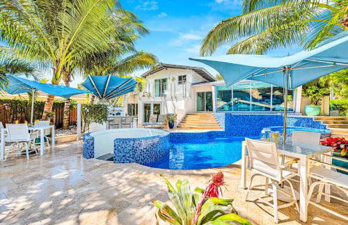 Waterfront Oasis Cascading Pool Views Centrally located Heated Pool Cascade KeyResidences - Foto 8