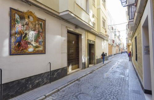 Apartamento con patio en Cádiz centro - Foto 7