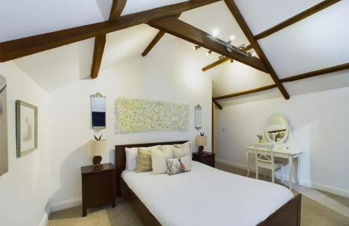 Charming 3 Bedroom Home in the Heart of Stanhope - Photo 2