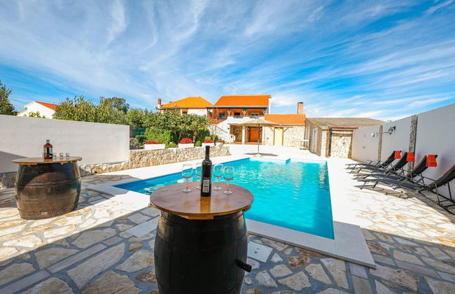 Charming Villa in Poličnik with Swimming Pool - Photo 16