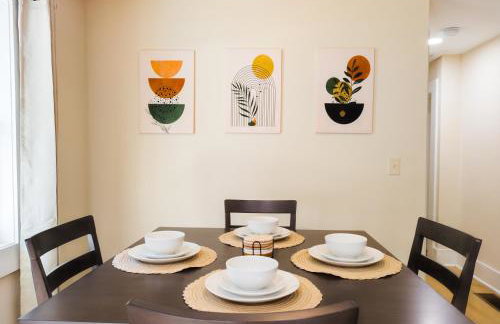 The Crestwood - 3BR Home with Parking - Near Atlanta and Stone Mountain - Photo 12