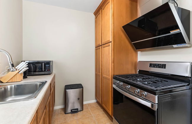 Cozy 2BR Home With Bright Interior Relaxing Patio - Foto 3