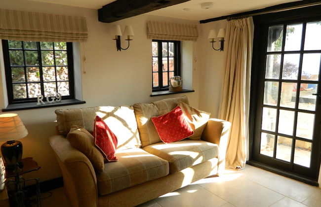 Henry VIII Cottage - Photo 10