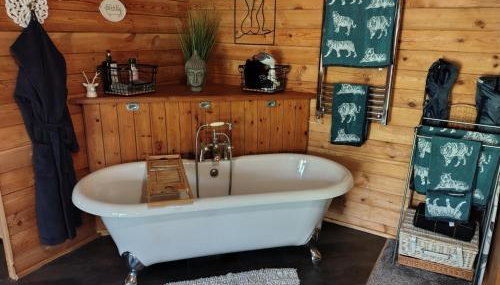 Forest Cabin Retreat - Sleeps 2 - Wifi & Garden - Foto 3