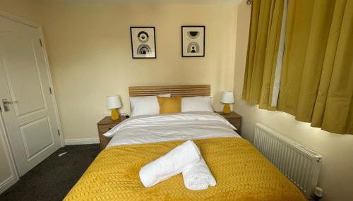 The Iris house is close to city centre and is ideal for tourists, visiting family members or work related activities including contractors - Foto 4