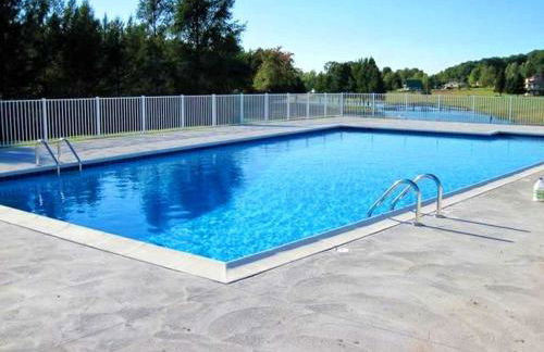 Stunning Cabin Getaway Perfect for Large Groups Situated in Boyne Falls, Michigan - Photo 49