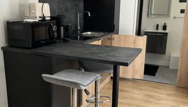 Studio - Photo 2, stove, toaster