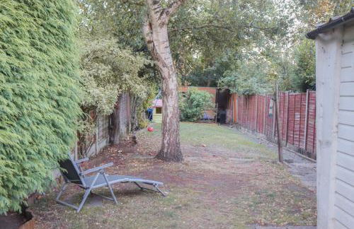 Beautiful 2 Bedroom house with big Garden & Parking fast wifi, and king size bed - Foto 27
