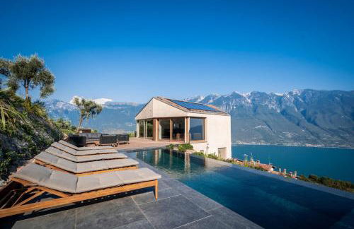 Villa Arias lake view - Photo 1