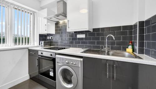 Long Stays Roath Park 2BR Apartment with Parking Central Location - Foto 3